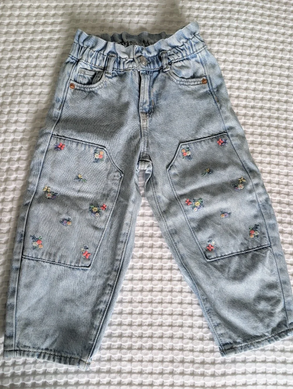 Gap Floral Embroidered Horseshoe Jeans